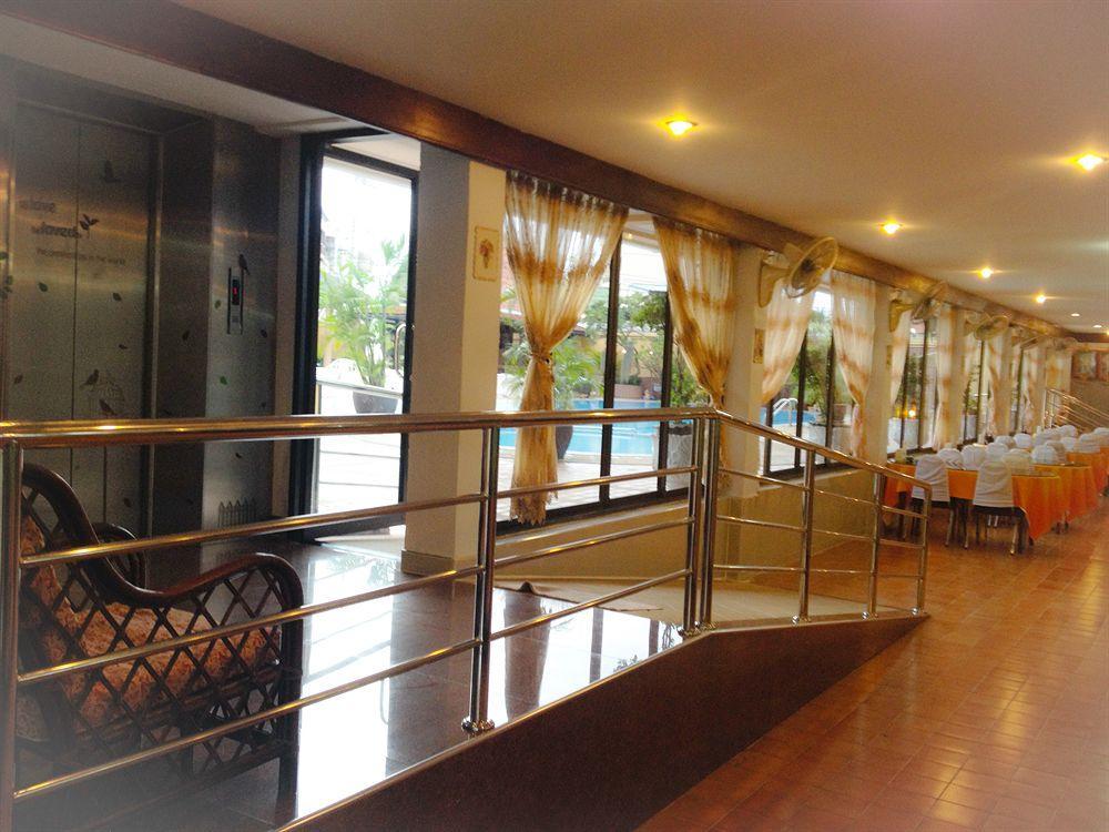 Suppamitr Villa Hotel Pattaya Buitenkant foto