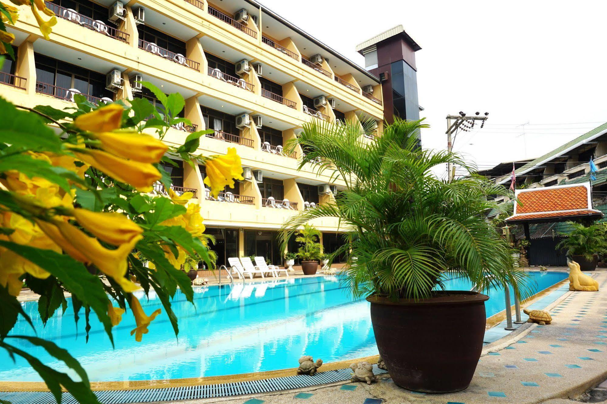 Suppamitr Villa Hotel Pattaya Buitenkant foto