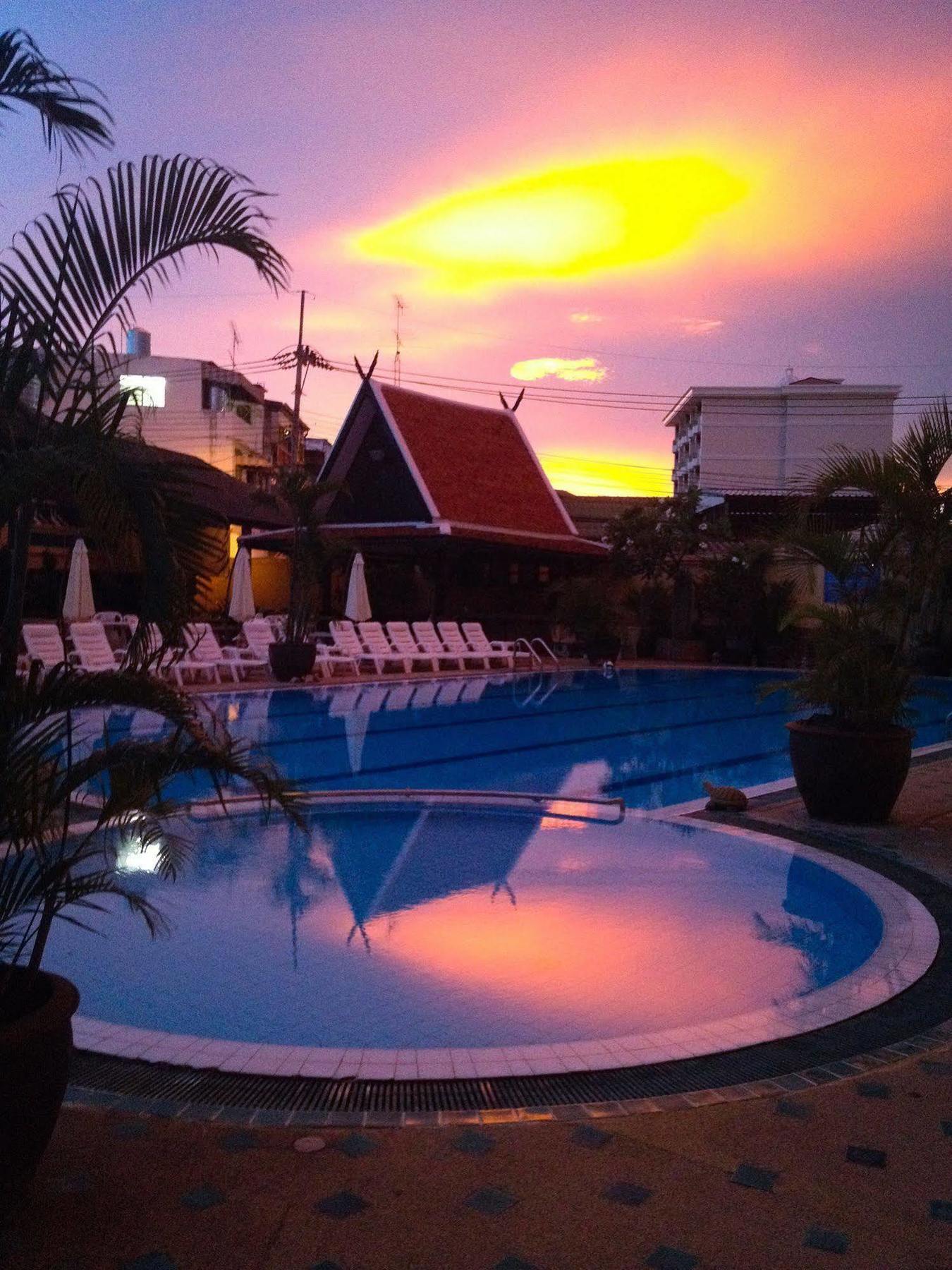 Suppamitr Villa Hotel Pattaya Buitenkant foto