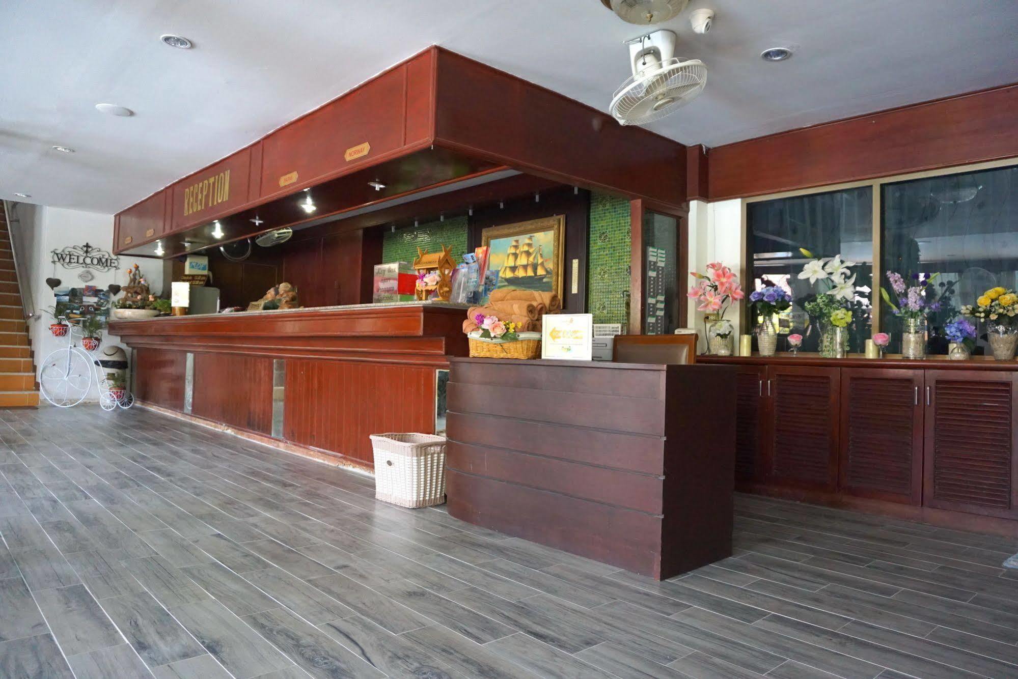 Suppamitr Villa Hotel Pattaya Buitenkant foto