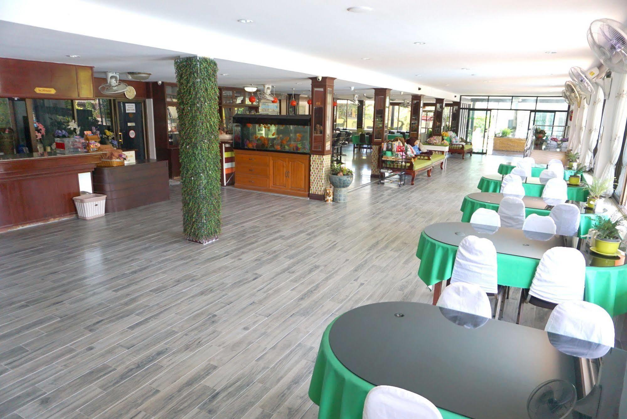 Suppamitr Villa Hotel Pattaya Buitenkant foto